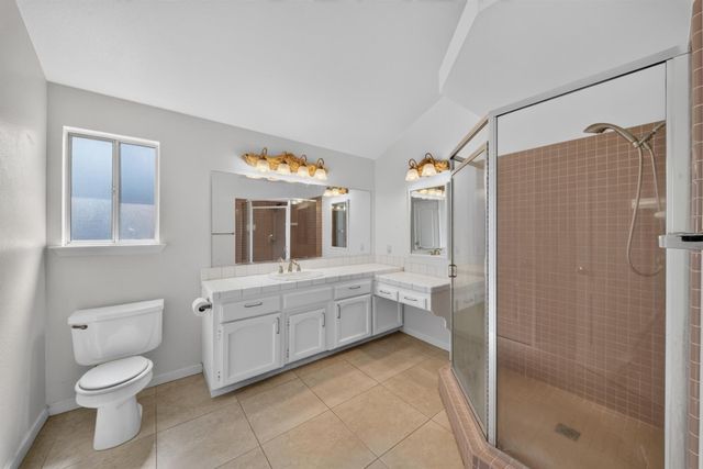 1813 E Shea Drive, Fresno, CA 93720
