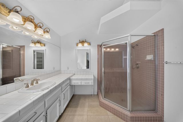 1813 E Shea Drive, Fresno, CA 93720