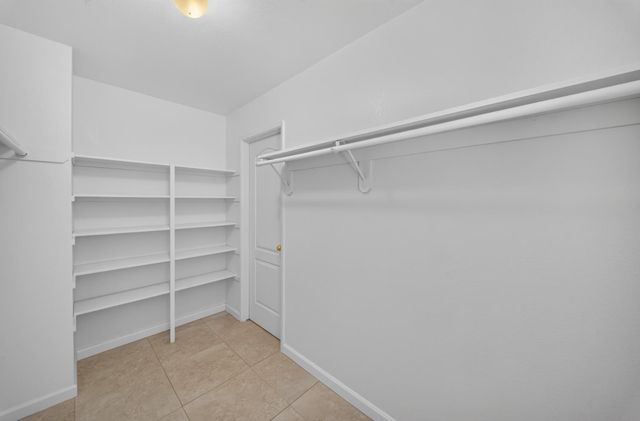 1813 E Shea Drive, Fresno, CA 93720