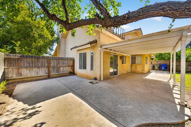 1813 E Shea Drive, Fresno, CA 93720