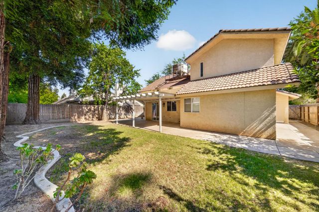 1813 E Shea Drive, Fresno, CA 93720