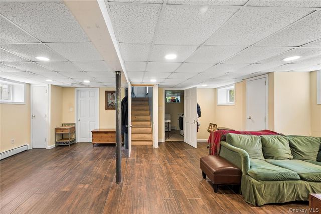 12 Harvard Avenue, Hewlett, NY 11557