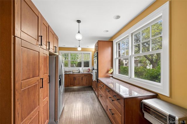 12 Harvard Avenue, Hewlett, NY 11557