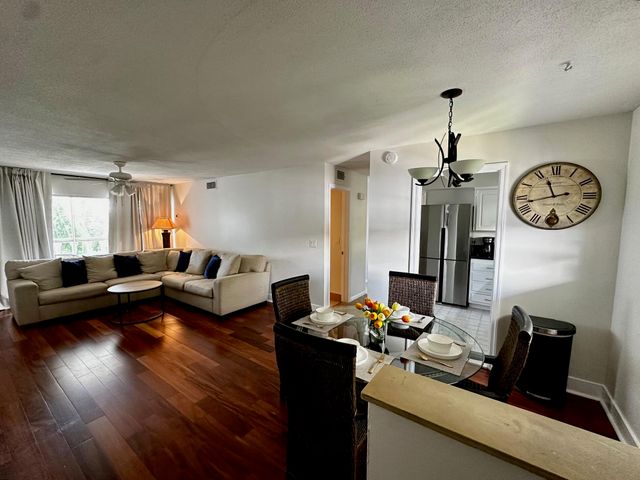 148 Yacht Club Drive 13, North Palm Beach, FL 33408