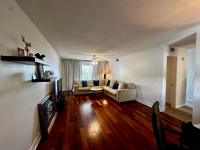 148 Yacht Club Drive 13, North Palm Beach, FL 33408