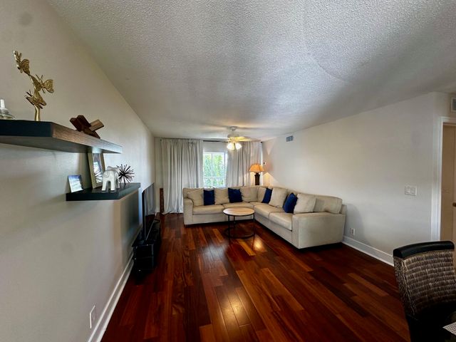 148 Yacht Club Drive 13, North Palm Beach, FL 33408