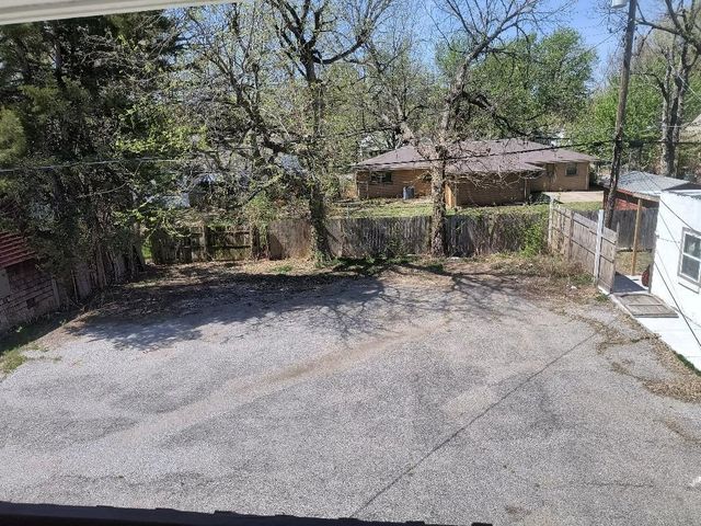 2033 S Oliver Ave, Wichita, KS 67218