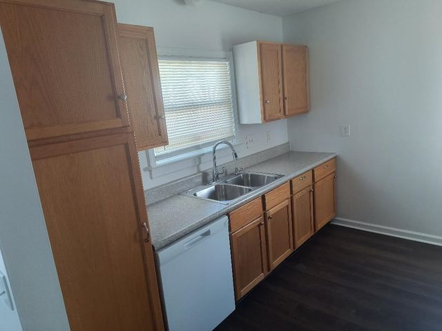 2033 S Oliver Ave, Wichita, KS 67218