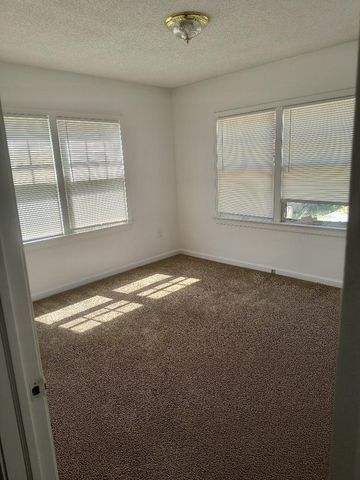 2033 S Oliver Ave, Wichita, KS 67218