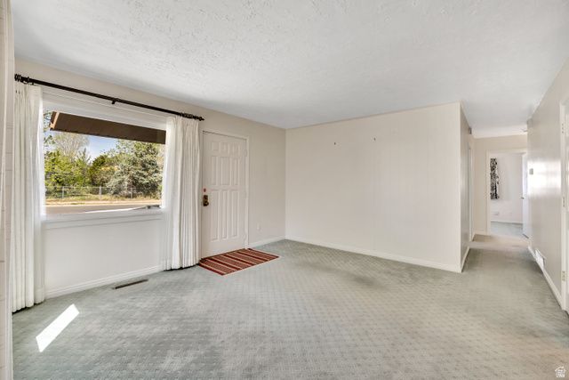 5725 S 4060 W, Kearns, UT 84118