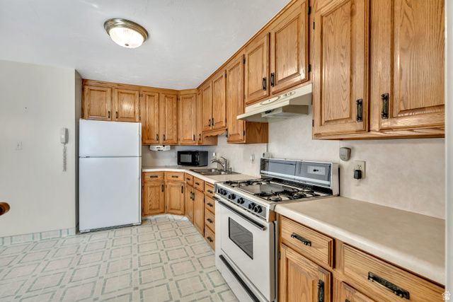 5725 S 4060 W, Kearns, UT 84118