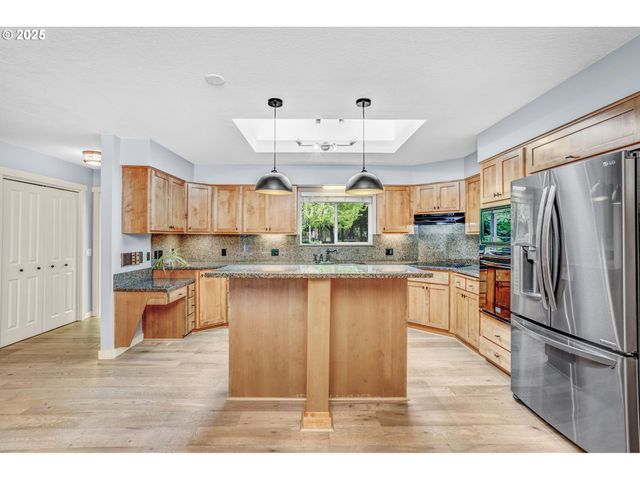5670 CHILDS Rd, Lake Oswego, OR 97035
