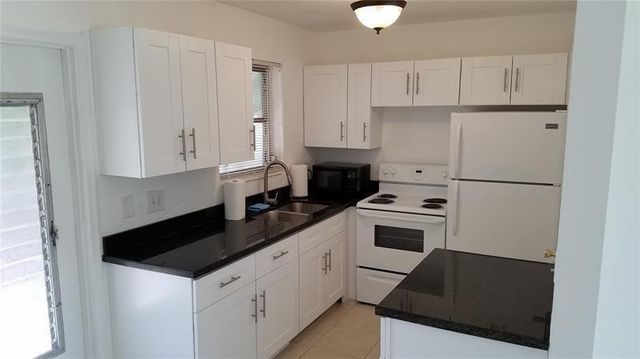 2734 Fillmore Street 3-E, Hollywood, FL 33020