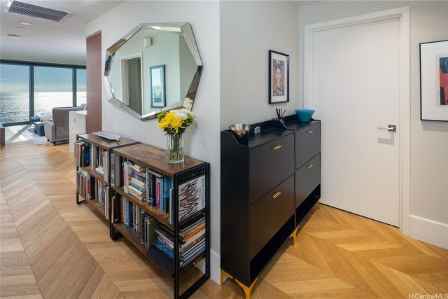 1108 Auahi Street 1501, Honolulu, HI 96814