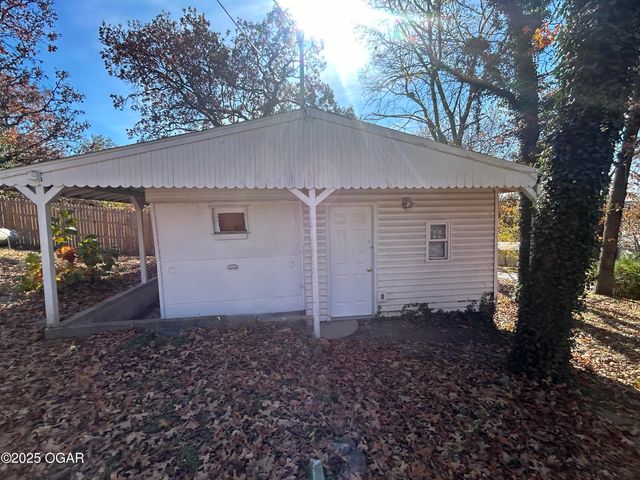 4815 S Jackson Avenue, Joplin, MO 64804