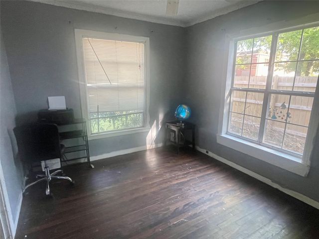 220 Ponder Street, Sulphur Springs, TX 75482