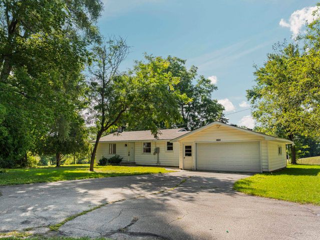 3033 Hartman Road, Traverse City, MI 49685