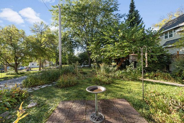 2012 Sunkist AVENUE, Waukesha, WI 53188