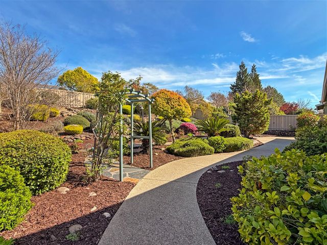 1807 Grand Pheasant Ln, Lincoln, CA 95648