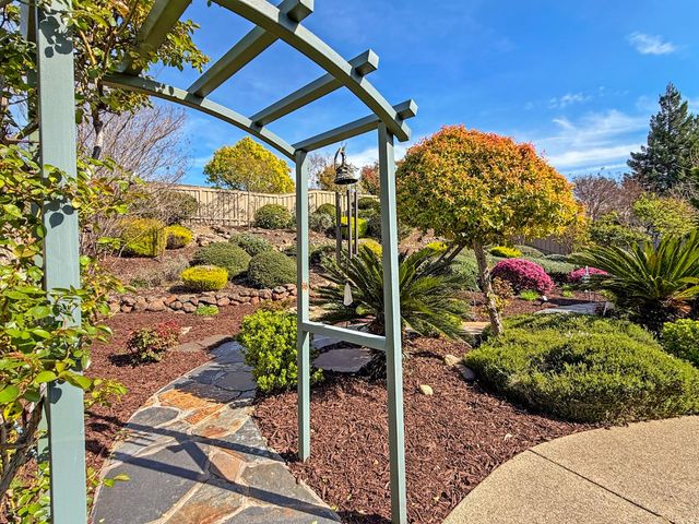 1807 Grand Pheasant Ln, Lincoln, CA 95648