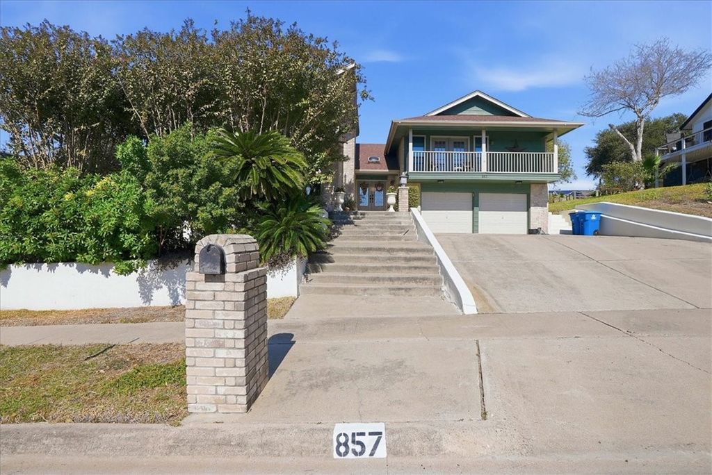 857 Cliff Dr, Portland, TX 78374 — photo 2