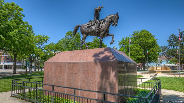 1005 PRINCE ALBERT, Seguin, TX 78155