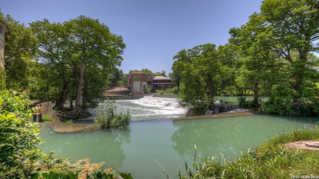 1005 PRINCE ALBERT, Seguin, TX 78155