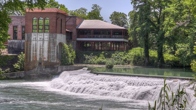 1005 PRINCE ALBERT, Seguin, TX 78155