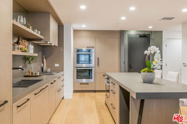 10777 Wilshire Boulevard 404, Los Angeles, CA 90024