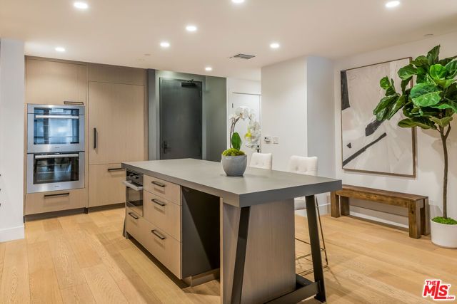10777 Wilshire Boulevard 404, Los Angeles, CA 90024