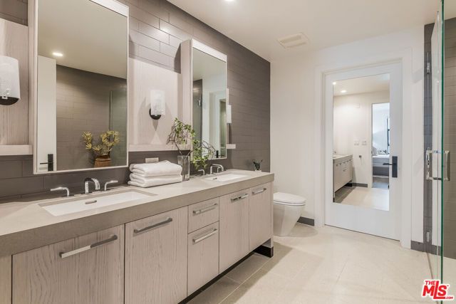 10777 Wilshire Boulevard 404, Los Angeles, CA 90024