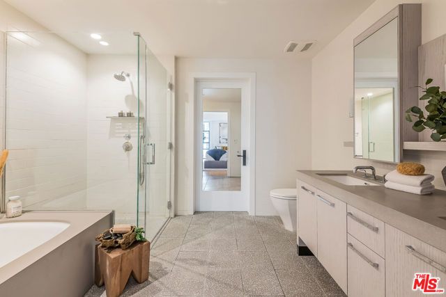 10777 Wilshire Boulevard 404, Los Angeles, CA 90024