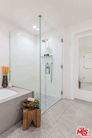 10777 Wilshire Boulevard 404, Los Angeles, CA 90024