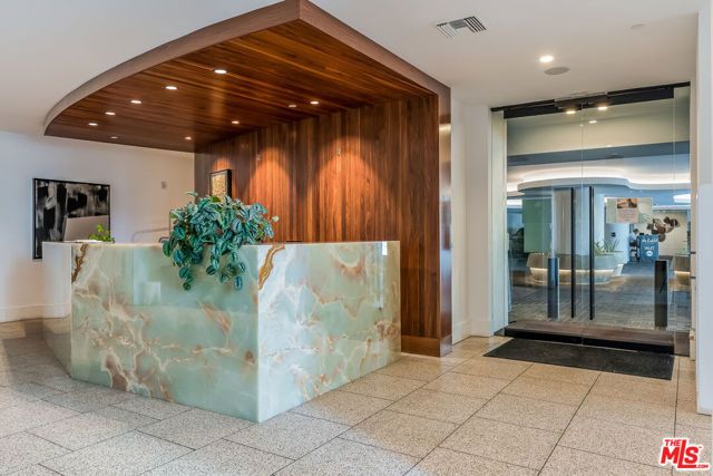 10777 Wilshire Boulevard 404, Los Angeles, CA 90024