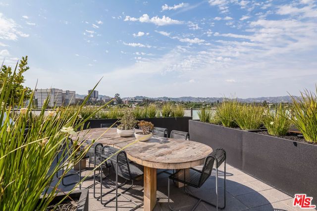10777 Wilshire Boulevard 404, Los Angeles, CA 90024