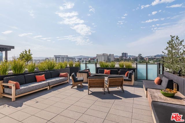 10777 Wilshire Boulevard 404, Los Angeles, CA 90024