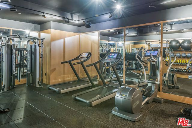 10777 Wilshire Boulevard 404, Los Angeles, CA 90024
