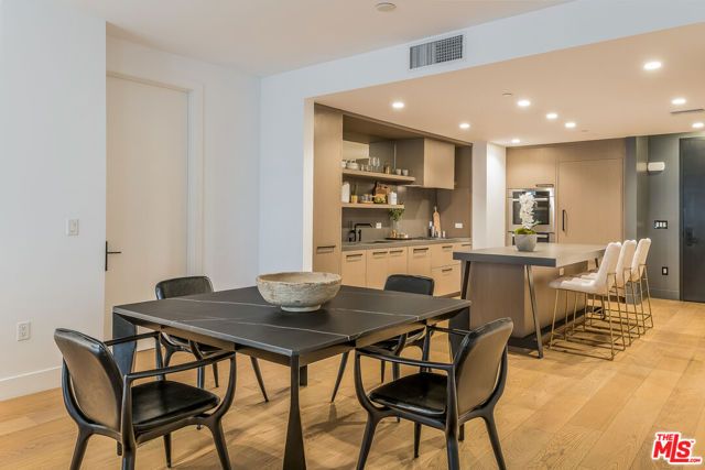 10777 Wilshire Boulevard 404, Los Angeles, CA 90024
