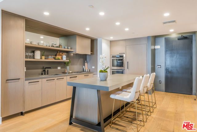 10777 Wilshire Boulevard 404, Los Angeles, CA 90024