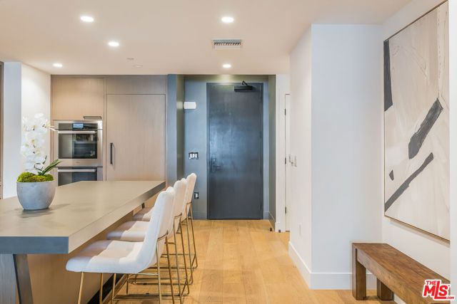 10777 Wilshire Boulevard 404, Los Angeles, CA 90024