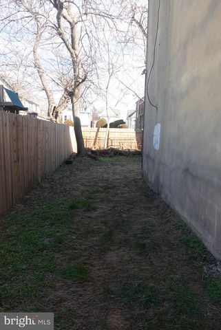 1022 N 20TH ST, Camden, NJ 08105