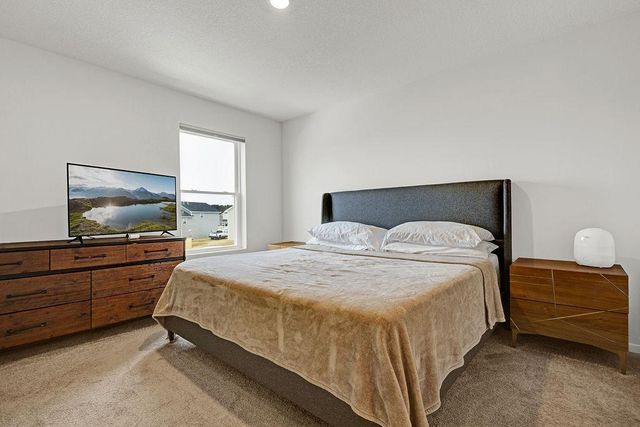 39626 Fallbrook Avenue, North Branch, MN 55056