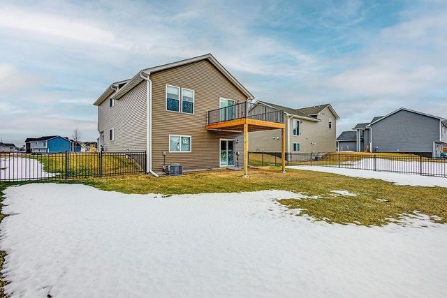 39626 Fallbrook Avenue, North Branch, MN 55056