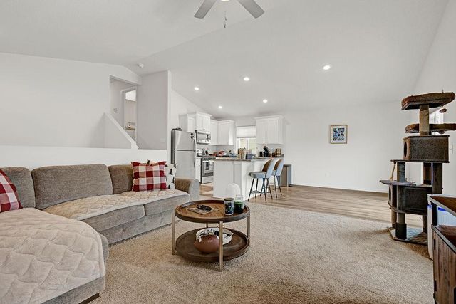 39626 Fallbrook Avenue, North Branch, MN 55056