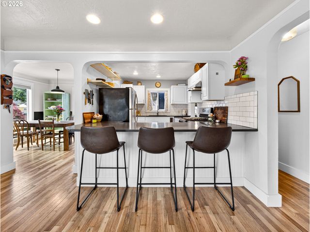 12507 Se KELLY St, Portland, OR 97236