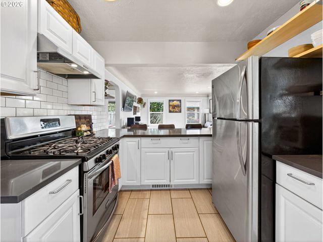 12507 Se KELLY St, Portland, OR 97236