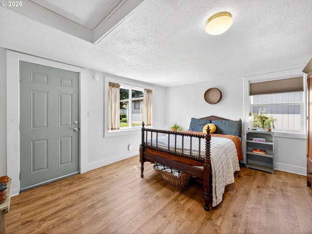 12507 Se KELLY St, Portland, OR 97236