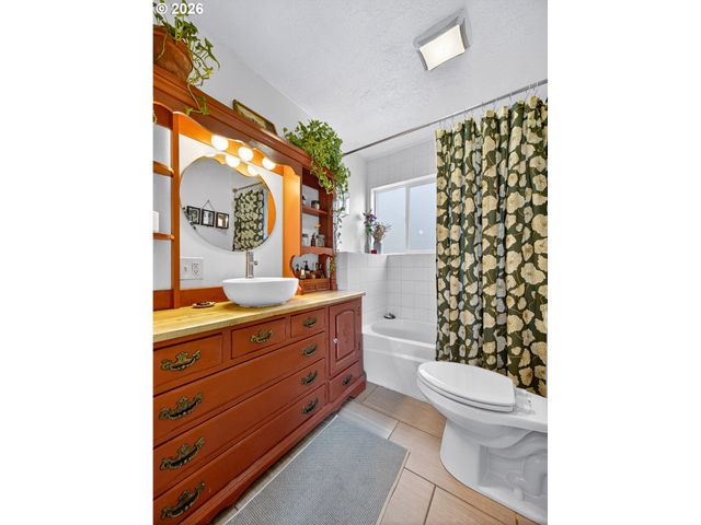 12507 Se KELLY St, Portland, OR 97236