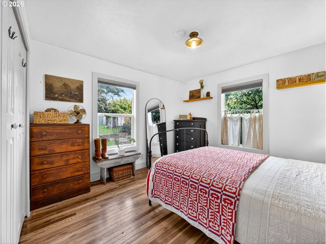 12507 Se KELLY St, Portland, OR 97236