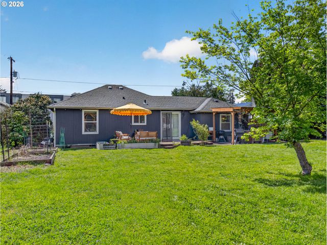 12507 Se KELLY St, Portland, OR 97236